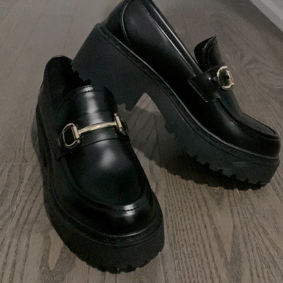 STEVE MADDEN BLACK LOAFERS FOR SALE!!! - Picture 1 of 5
